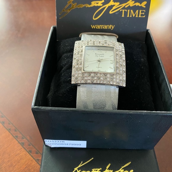 Watch - Picture 2 of 5